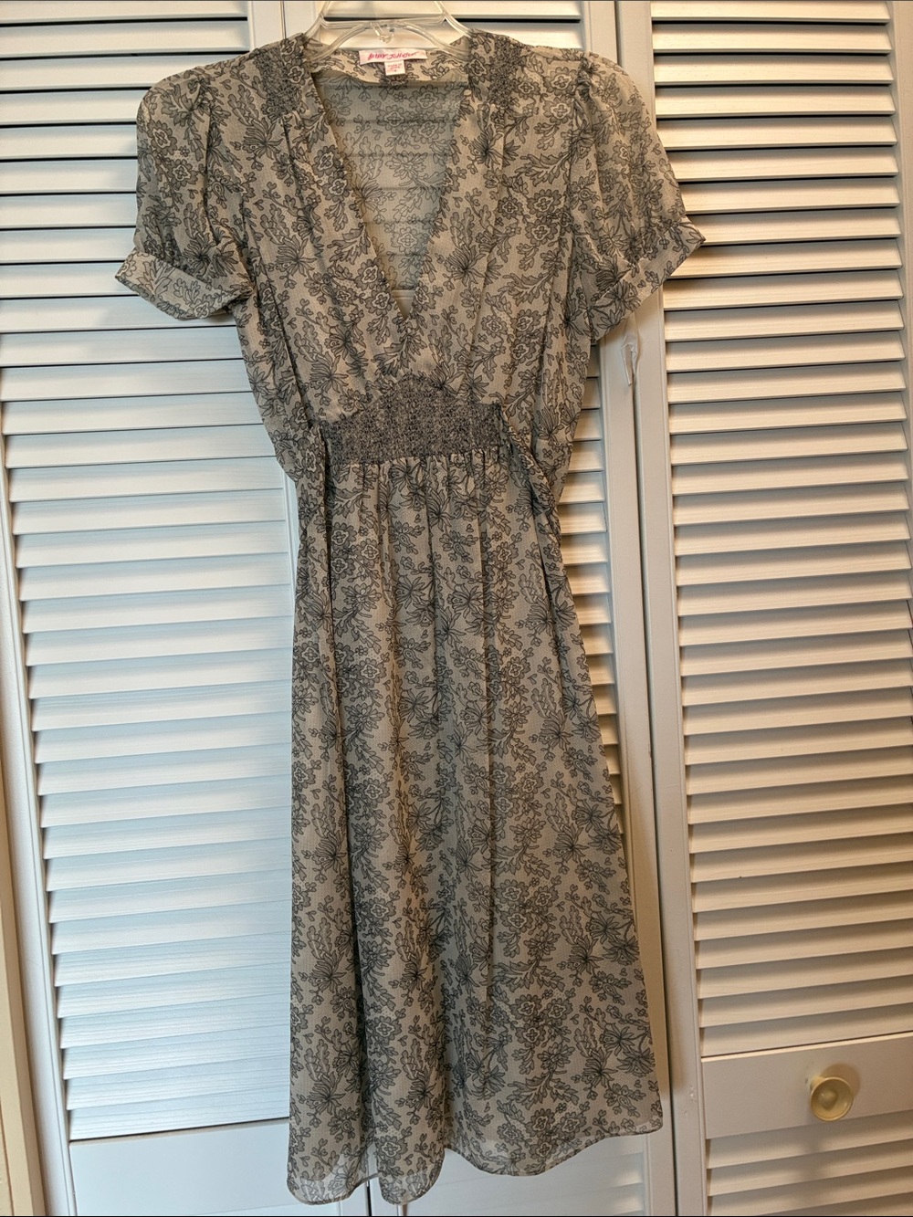 Betsey Johnson Taupe Floral V-Neck Smocked-Waist Midi Dress